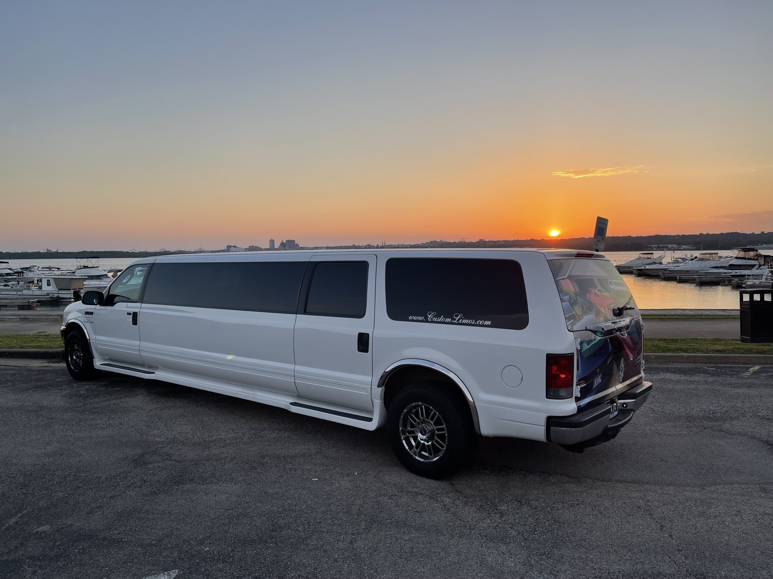 SUV Limousine Rental Davenport Iowa